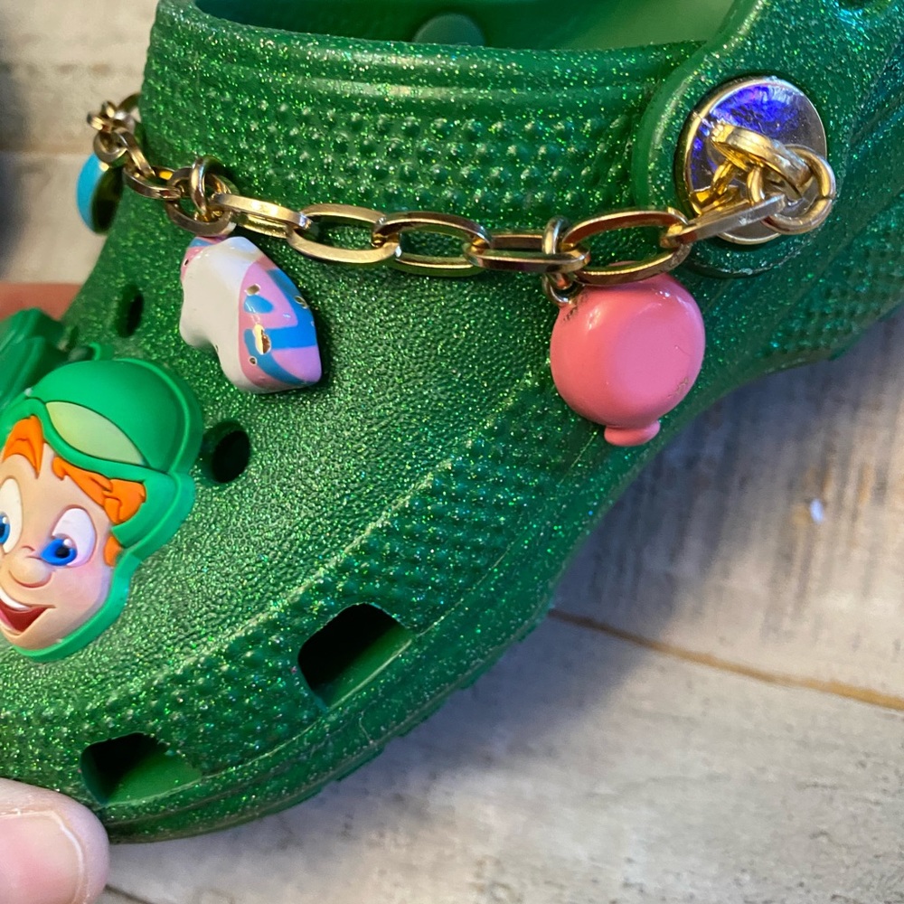 CROCS “Lucky Charms” Kids Unisex Clogs Size 11 Green Glitter Charms Like New - Picture 12 of 15